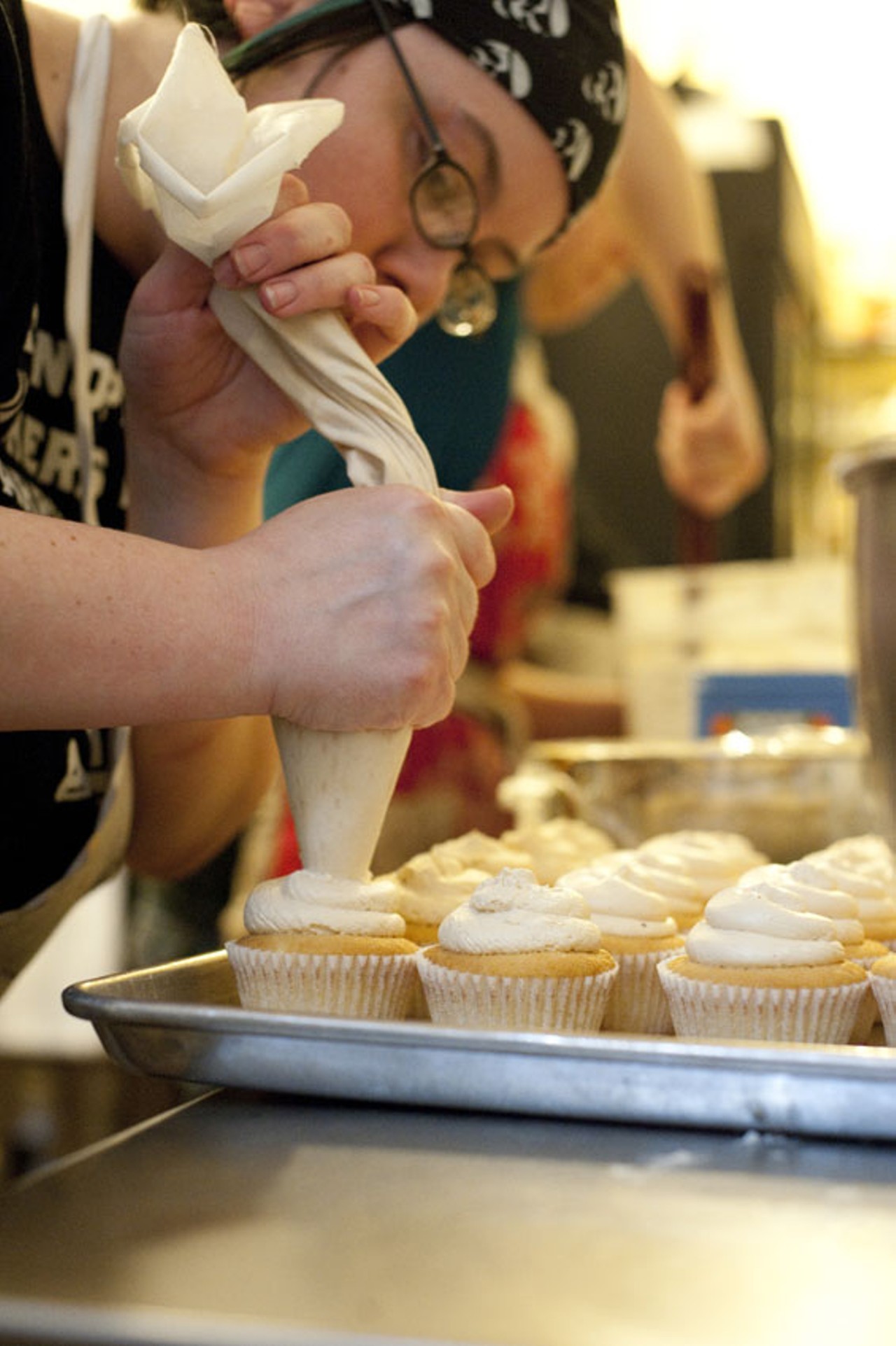 Lisa LaBarge preparing Vanilla-Caramel cupcakes.