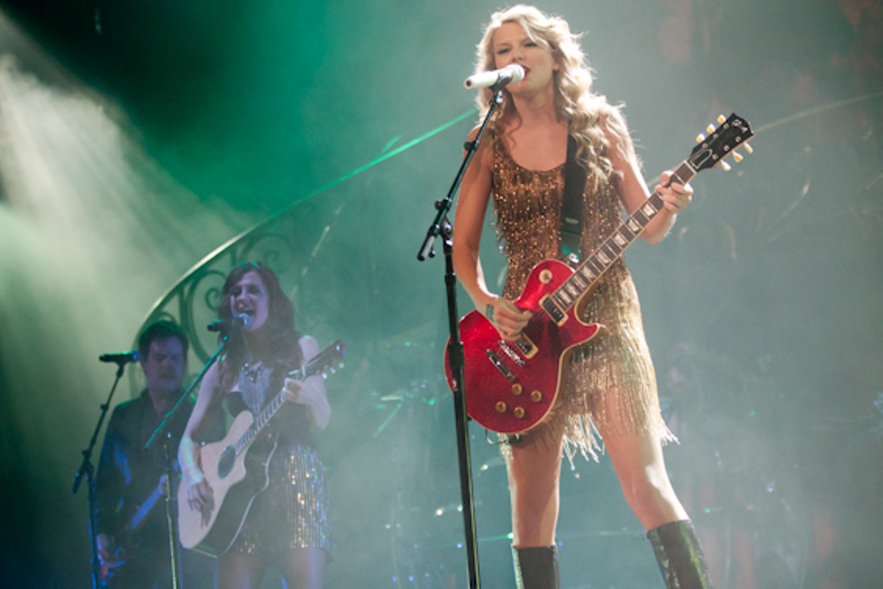 Taylor Swift at the Scottrade Center