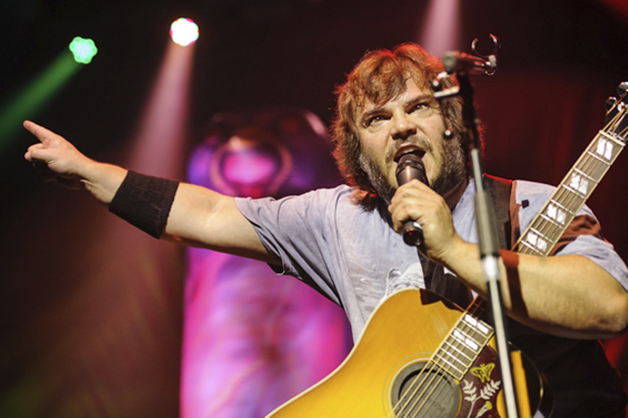 Jack Black of Tenacious D, complete with fire in his eyes, addressing The Pageant.