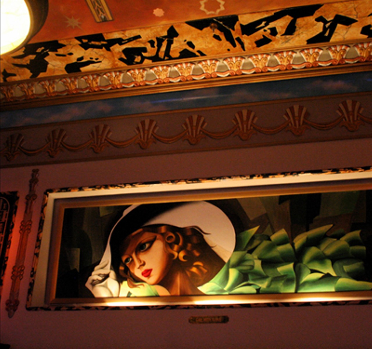 The d&eacute;cor of the beautiful and historic building celebrates its art deco past.