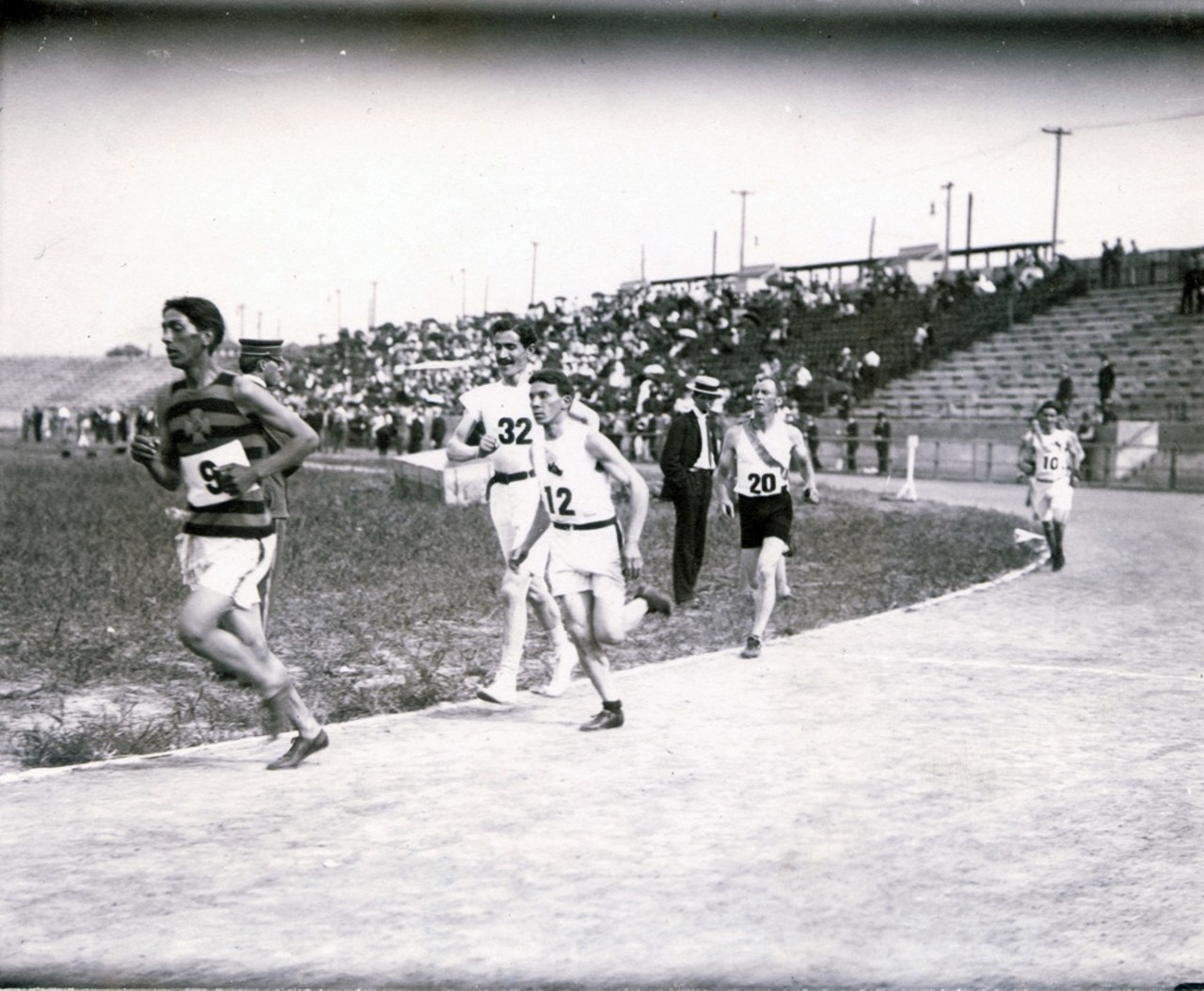 The men's marathon was straight up bonkers.
The 1904 Olympics hosted a 24-mile marathon in 90 degree weather. Not only was it hot outside, there were only two hydration stations due to one of the organizers wanting to conduct an experiment on dehydration.