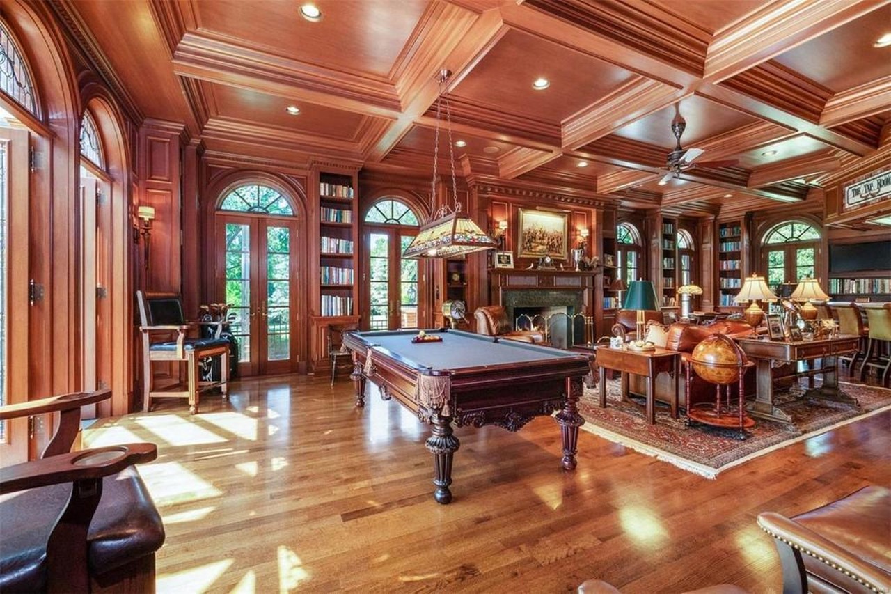 The Most Expensive House on the Market in St. Louis Has a Huge Theater Inside [PHOTOS]