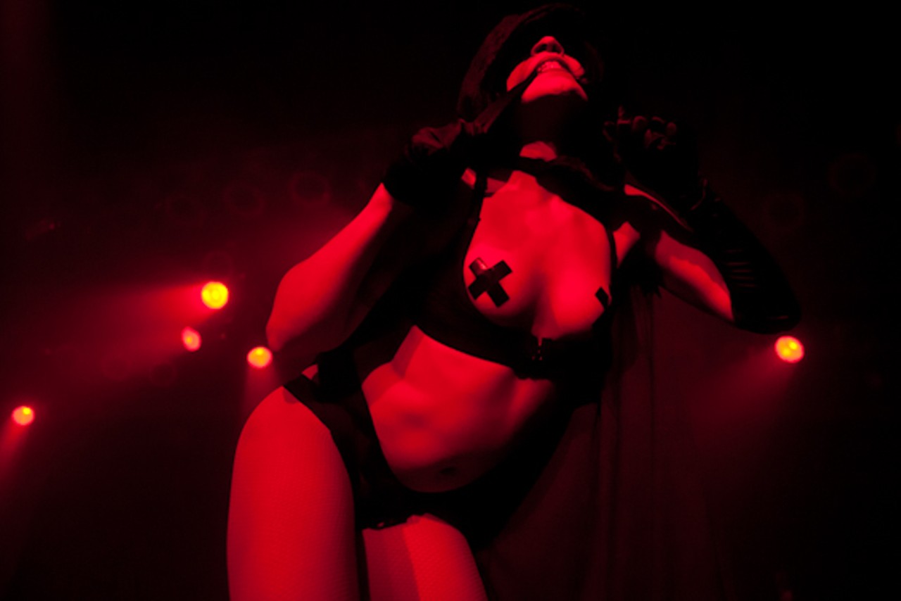 The Suicide Girls Burlesque at Pop's (NSFW)