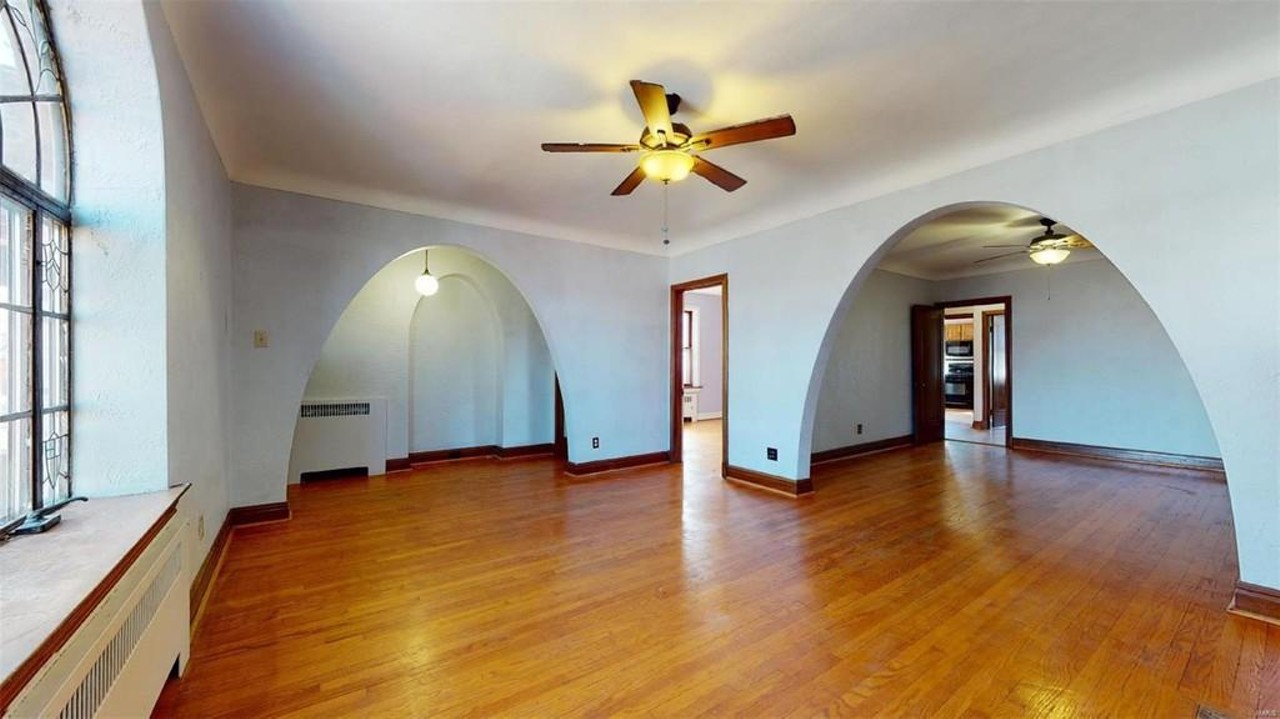 There Are Tons of Arches in This Stunning Southampton Duplex [PHOTOS]