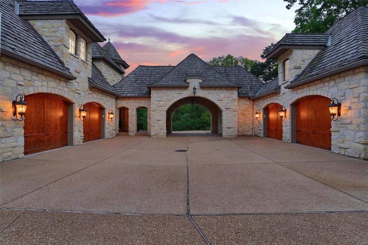 This Castle in St. Louis Looks Exactly Like a Kardashian House [PHOTOS]