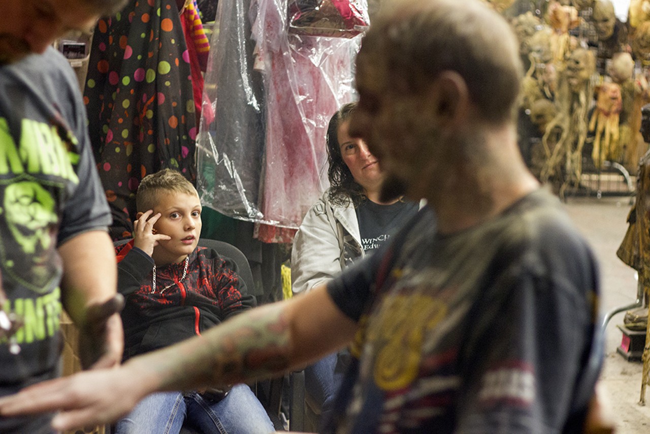 This Couple Turned into Zombies for the Ultimate Haunted St. Louis Wedding [PHOTOS]