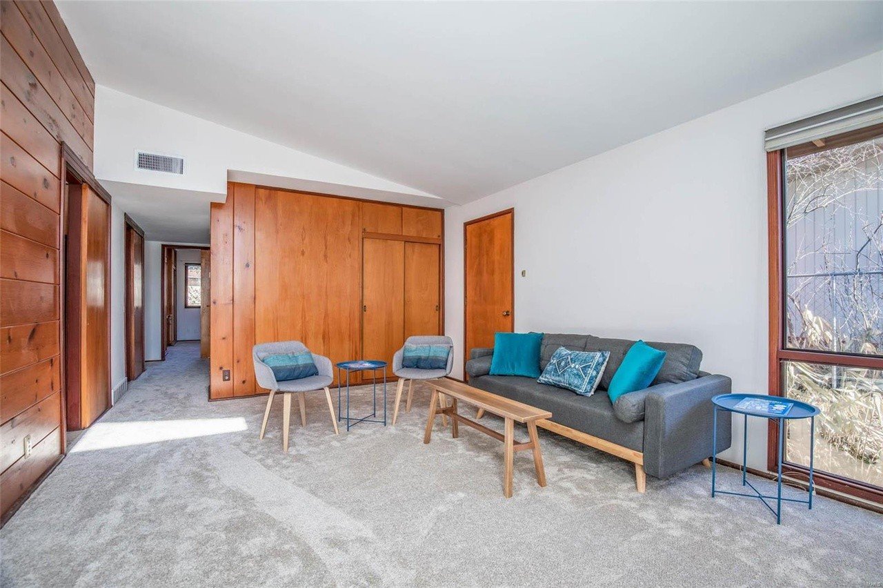 This Mid-Century Modern House in Crestwood Has Tons of Original Features [PHOTOS]