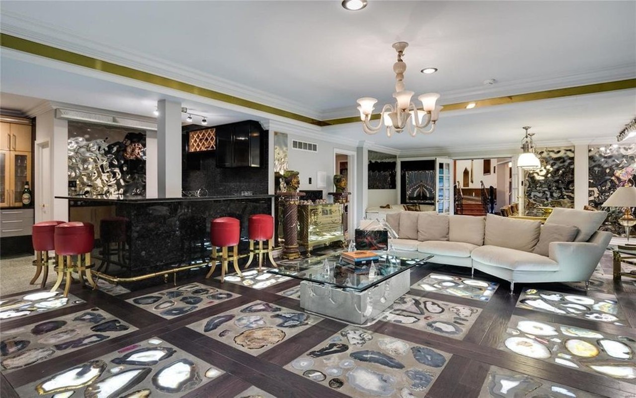 This St. Louis Mansion Has a Floor Made of Crystals [PHOTOS]