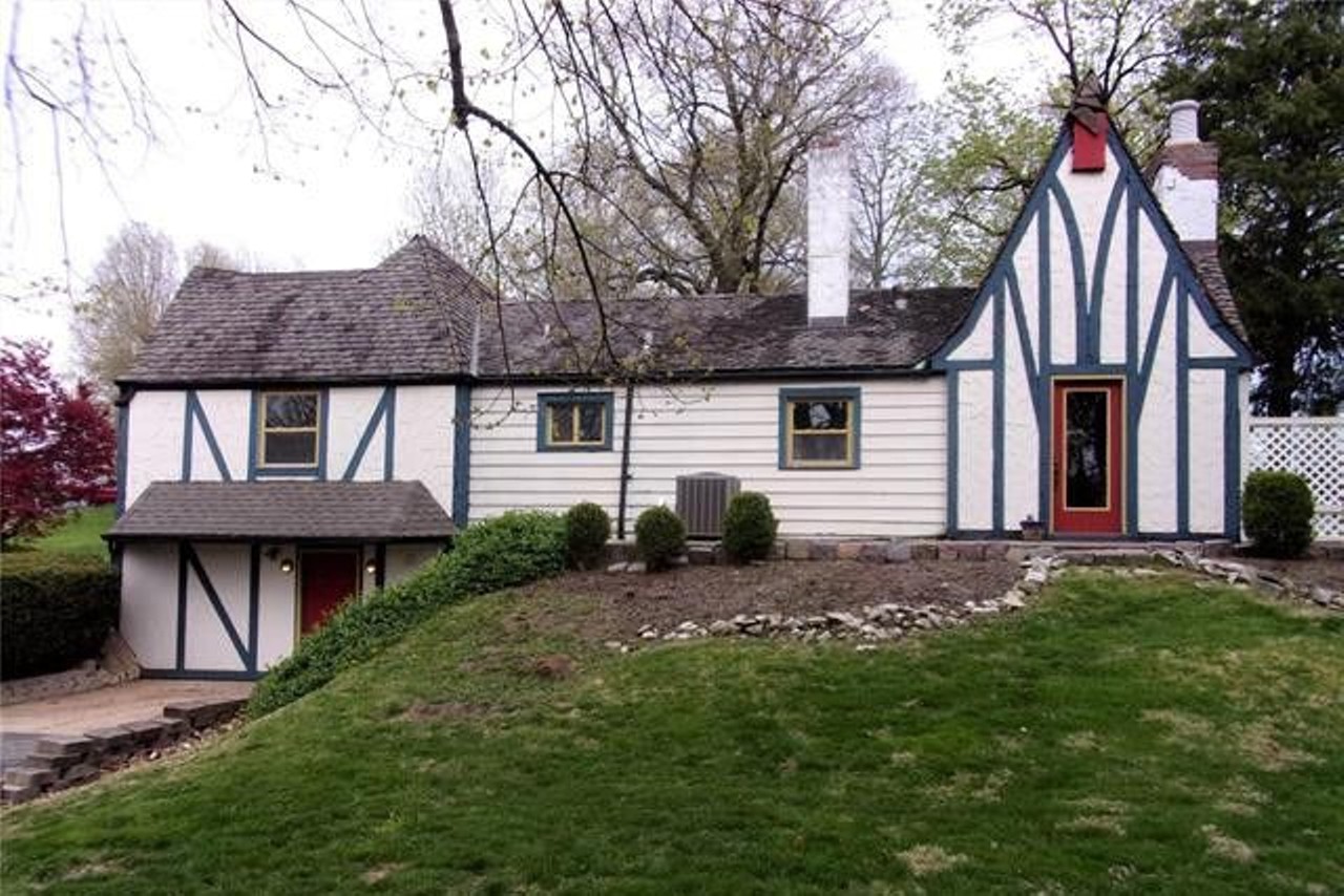 This Storybook St. Louis House Looks Like Something Out of Alice in Wonderland [PHOTOS]
