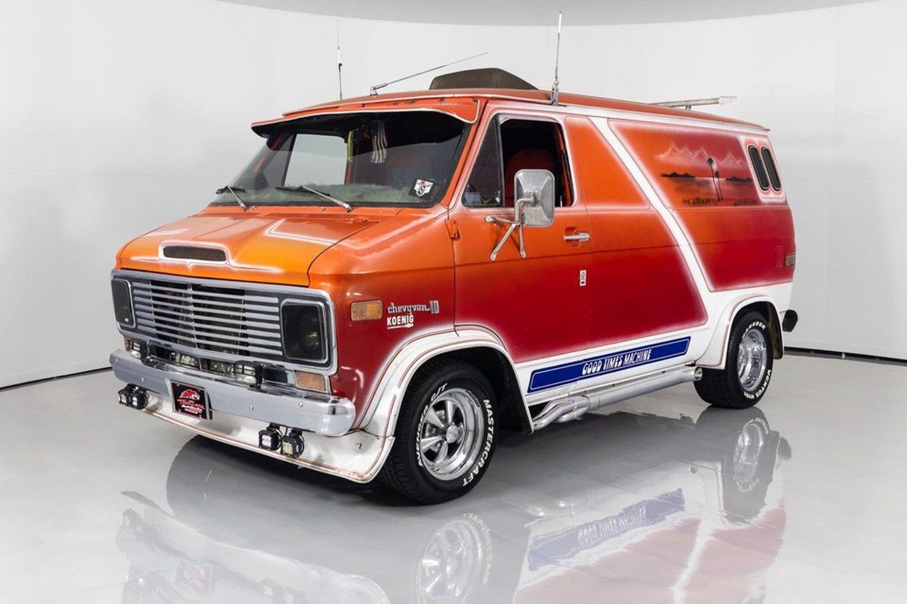 This Vintage Van Being Sold in St. Louis Is the Ultimate Shaggin' Wagon [PHOTOS]