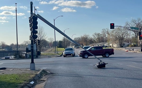 Traffic light down for the county on River Des Peres Boulevard (right where it turns into Carondelet Boulevard).