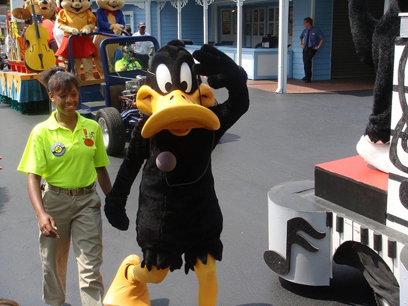 Illinois Man Attacks Daffy Duck at Six Flags, Alcohol May Have Been Involved