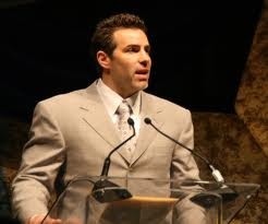 Kurt Warner: Nice guy, but not exactly sensitive when it comes to body issues. - via www.stilettosports.com