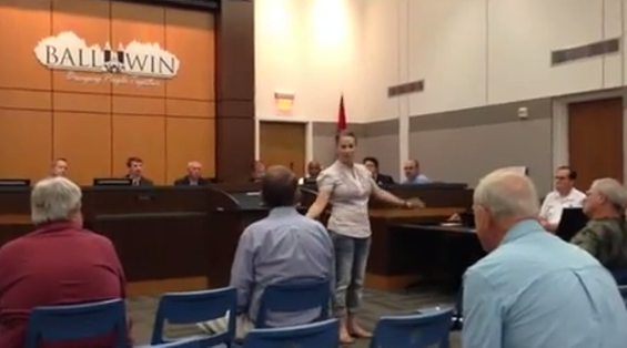 "This is what an atheist looks like," Nikki Moungo tells the Ballwin City Council. - YouTube