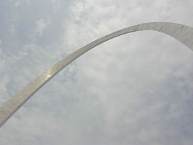 The Arch: symbol of our city's plummeting intelligence. - image via
