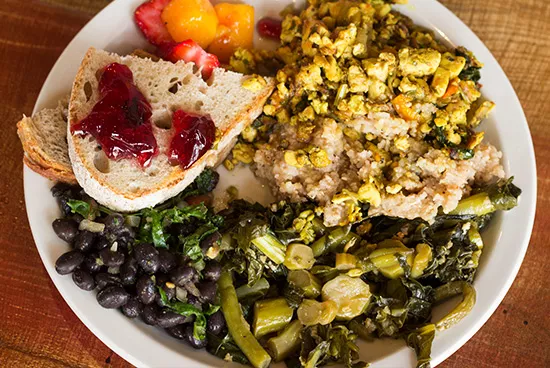 A colorful, vegan-friendly brunch plate.