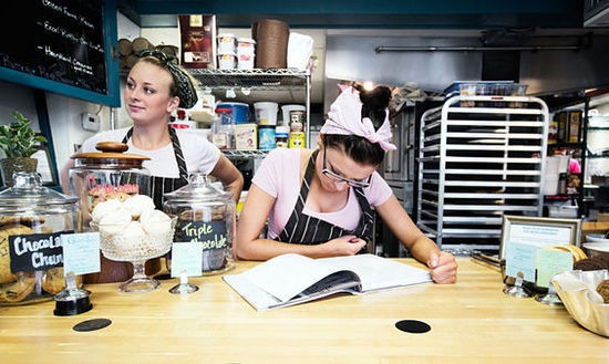 Meaghan Boyer and Chelcea Sweeten behind the counter at Pint Size. - Jennifer Silverberg