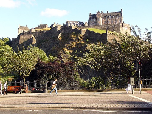 Edinburgh Castle - Christian Bickel, Wikimedia Commons
