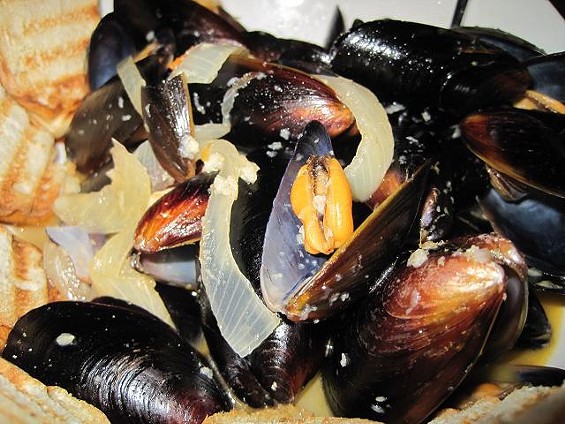 Tequila lime mussels by Jarvis Putnam of Bossanova Restaurant & Martini Lounge - Robin Wheeler