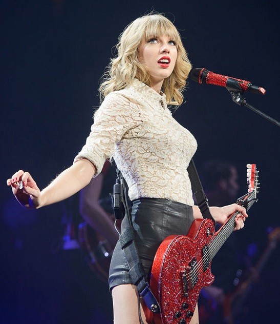 taylor swift red performance