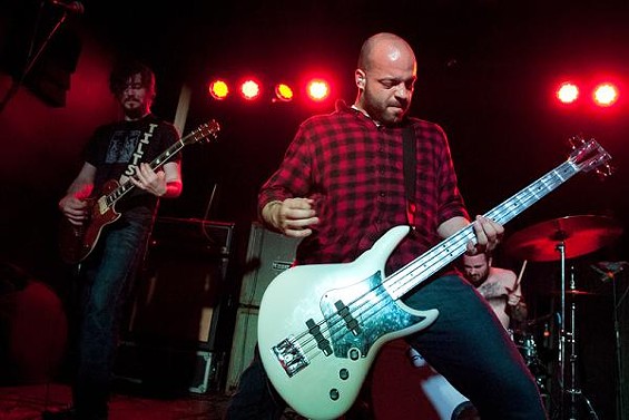 Andrew Elstner playing with Torche - Jon Gitchoff