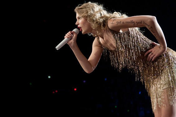 Taylor Swift at the Scottrade Center, 8/14/11: Review, Photos, Setlist