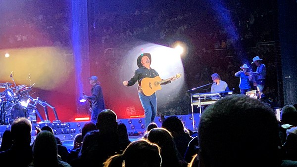 Garth Brooks looking woke AF at The Dome at America's Center - March 9, 2019 - Jaime Lees
