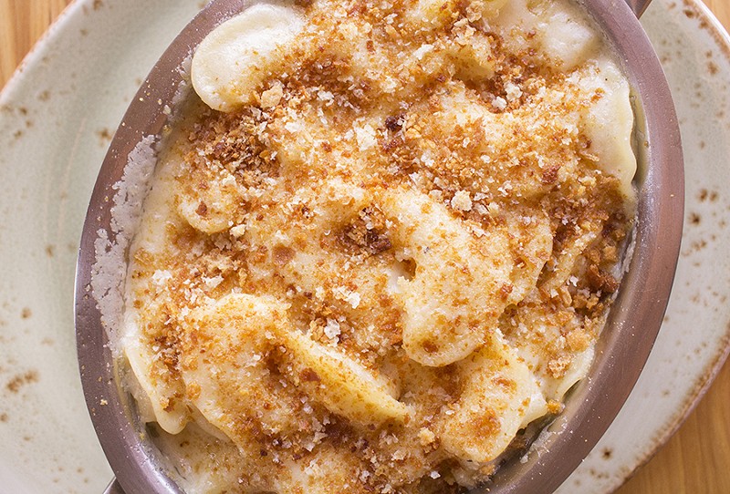Baked mac-n-cheese with Prairie Breeze white cheddar and garlic-bread crumbs. - PHOTO BY MABEL SUEN