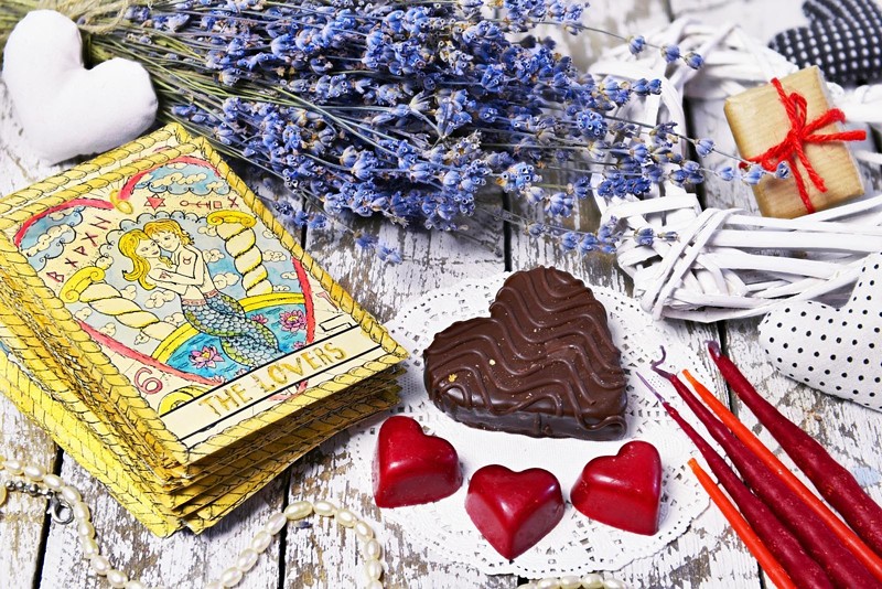 Tarot Cards Reading Online: Best Free Love Tarot Readings By Tarot Readers Experts