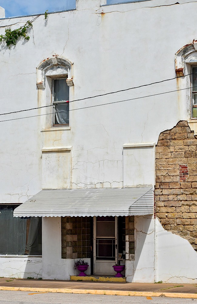 A crumbling building in Liberal, Missouri.