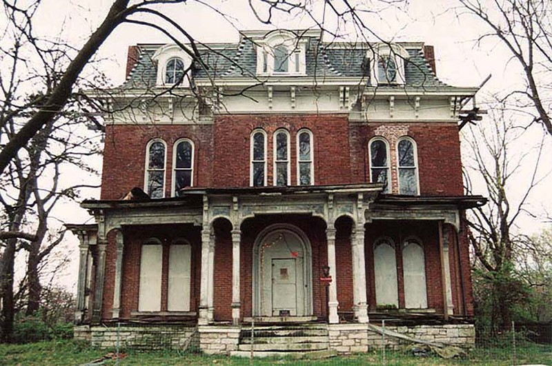 The McPike mansion is one of Alton's most famous paranormal sites. - FLICKR/BLACK DOLL