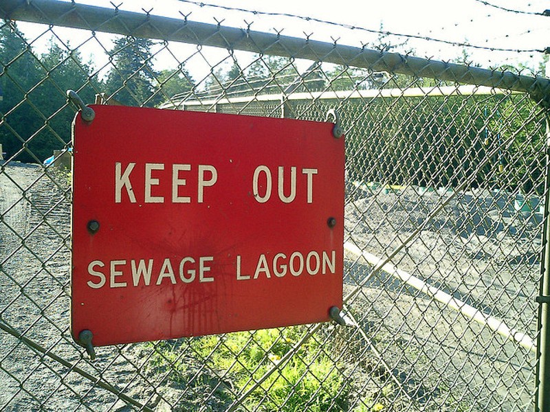 Might as well slap a sign on the whole river, huh St. Joseph? - Photo via Bjørn Bulthuis / Flickr