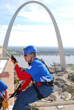 You Can Rappel Down the Side of a Downtown St. Louis Hotel This Weekend (2)