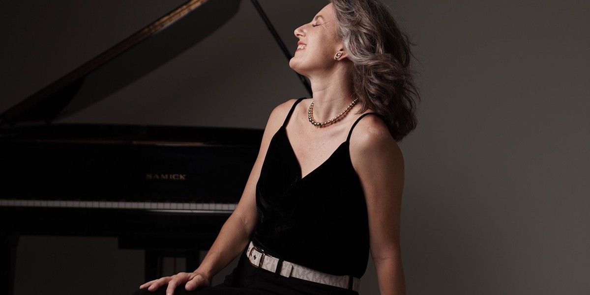 A journey through the songs of the Great American Songbook and beyond, vocalist & pianist Alexis Cole and her trio celebrate the pulse of New York City through music.