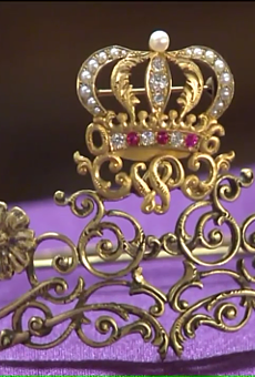 Old-Ass Racism Crowns Stolen from History Museum