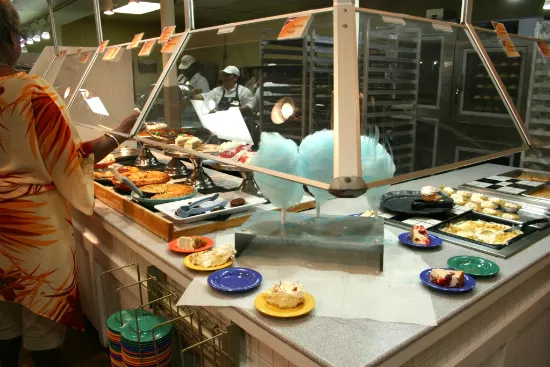 Golden Corral's to-Go Buffet Was Busy but Felt Risky