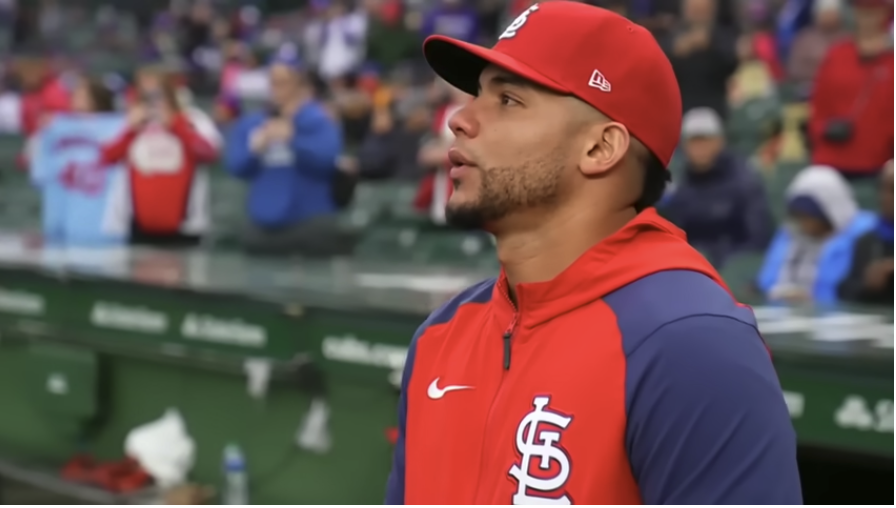 Willson Contreras embraces 'The Cardinals Way' as fans embrace him