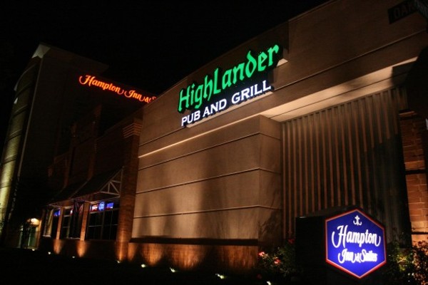 Highlander Pub Grill | Louis Forest Park | American, Bars and Clubs | Restaurants