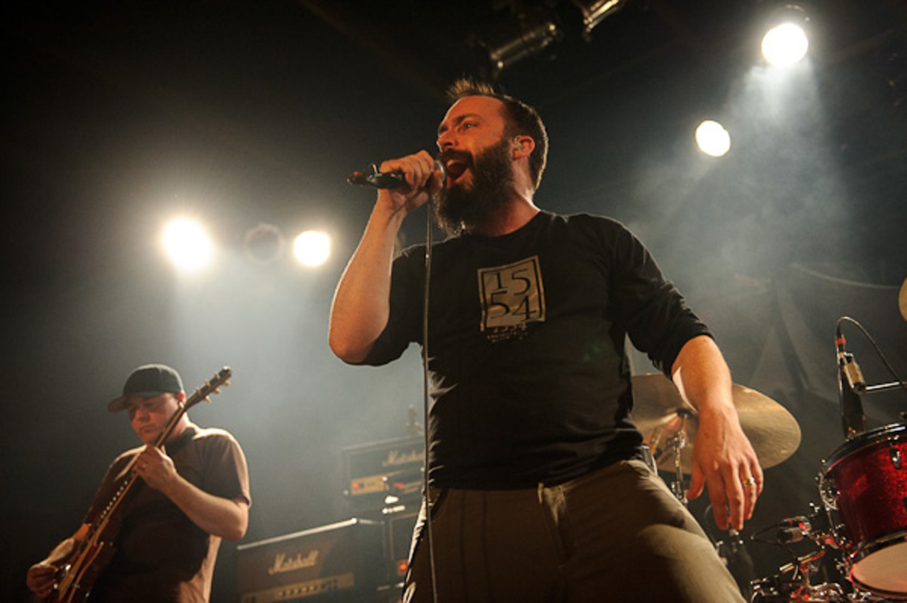 Clutch performing at Pop's.