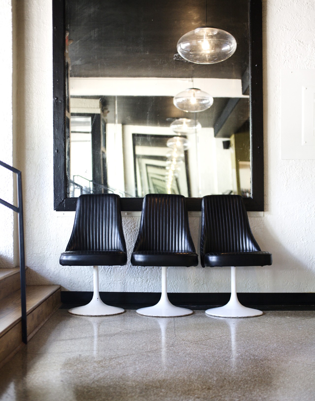 The simple decor at Water Street combines modern simplicity with a Mid-Century Modern aesthetic.