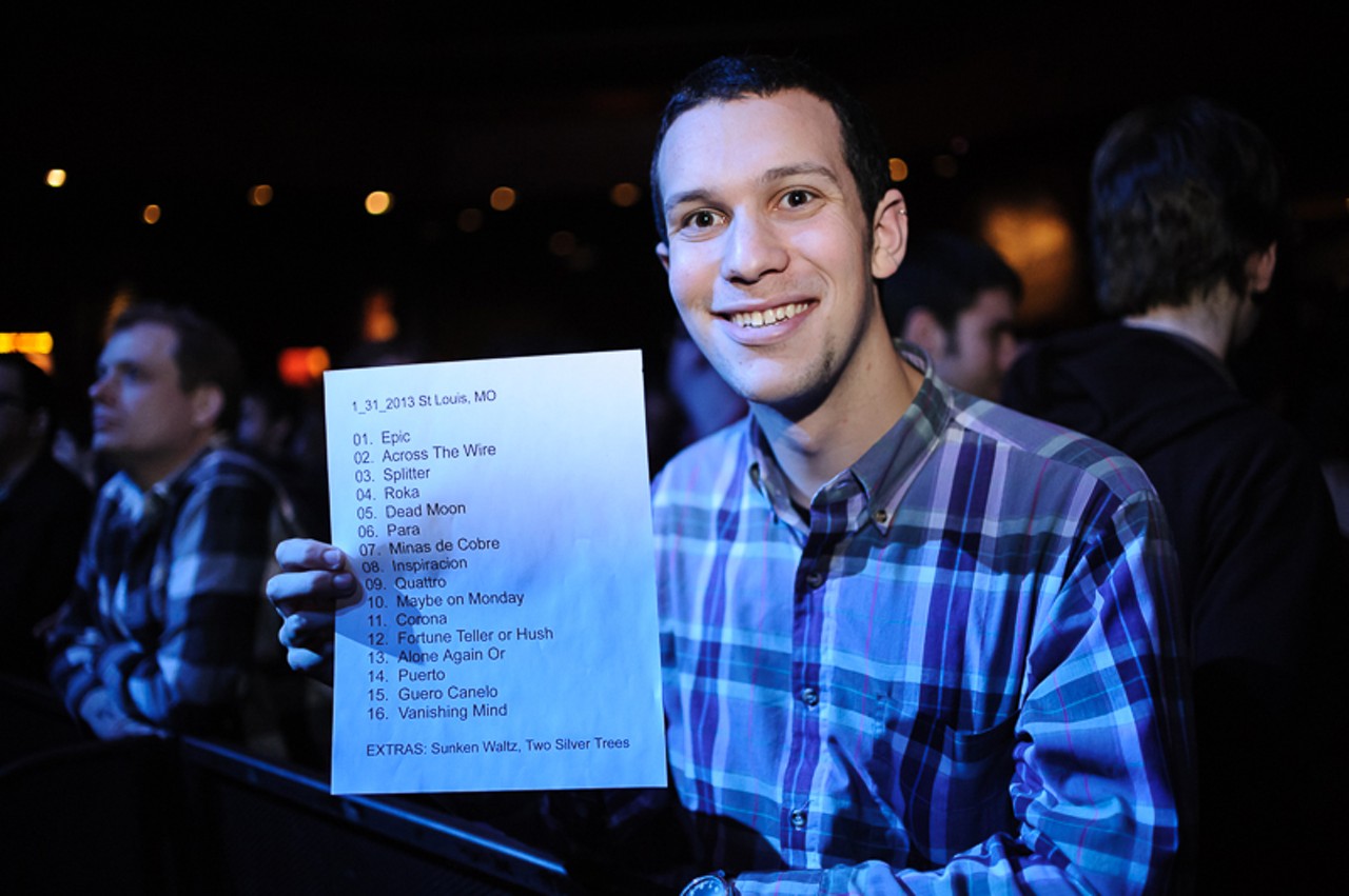 A Calexico fan grabbed a copy of the night's setlist from the photo pit, with the help of a certain RFT photographer.